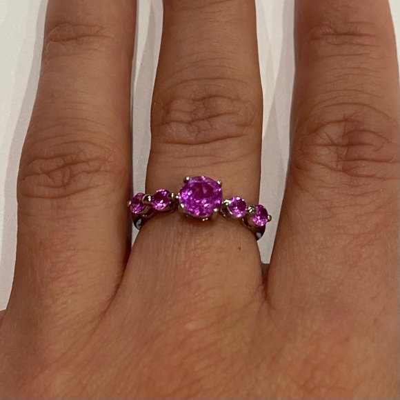 INTERGEM Pink / Purple Sapphire 5-Stone Accent Silver Plated Ring - Size 6.5 - Picture 4 of 9